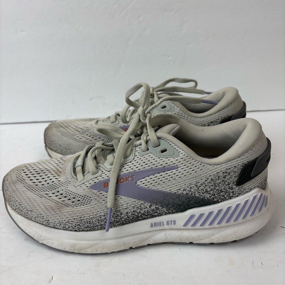 Brooks Ariel 24 GTS Gray Purple Sneakers Running Shoes Women’s size 8